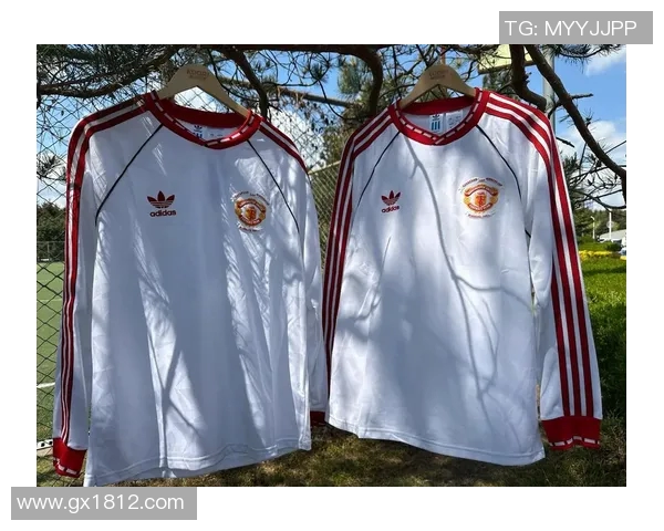 阿迪达斯足球明星短袖款式展示与穿搭灵感分享