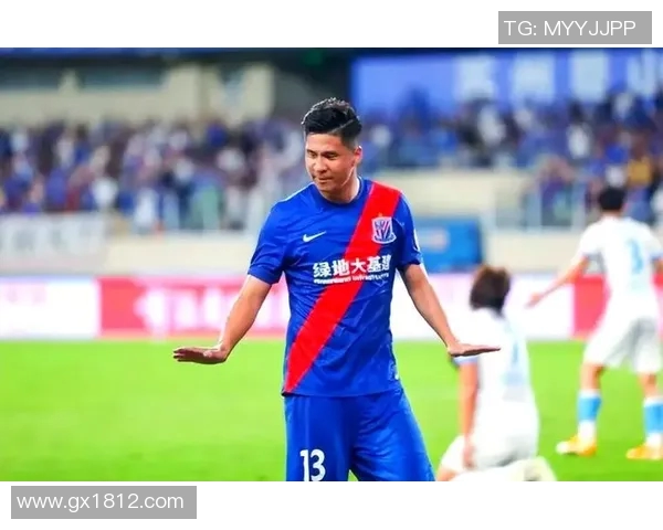 八十岁足球明星的风采依旧令人怀念的经典瞬间回顾