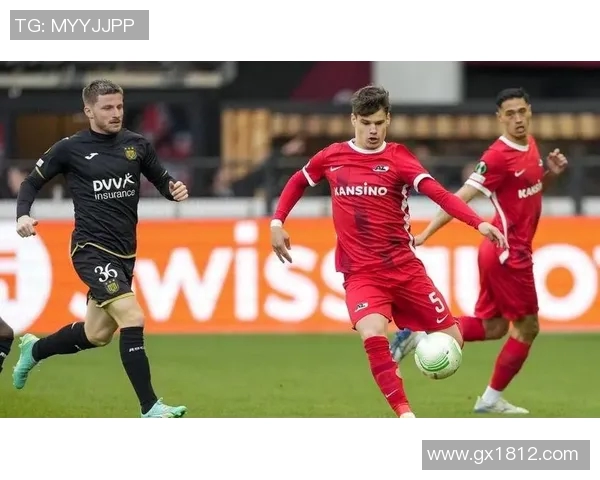 兹x勒与阿尔克马的精彩对决揭示足球战术的较量与团队协作的重要性